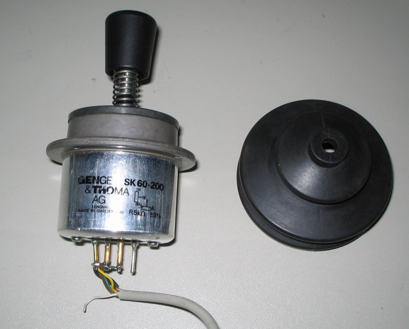 Genge & Thoma SK 60-200 industrial joystick with dust
      boot removed