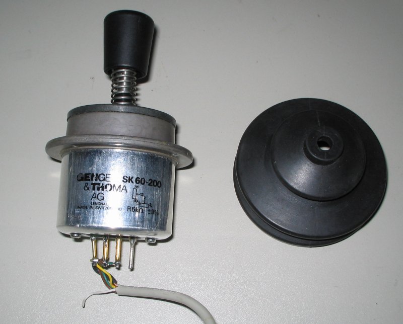 Genge & Thoma SK 60-200 industrial joystick with dust
      boot removed